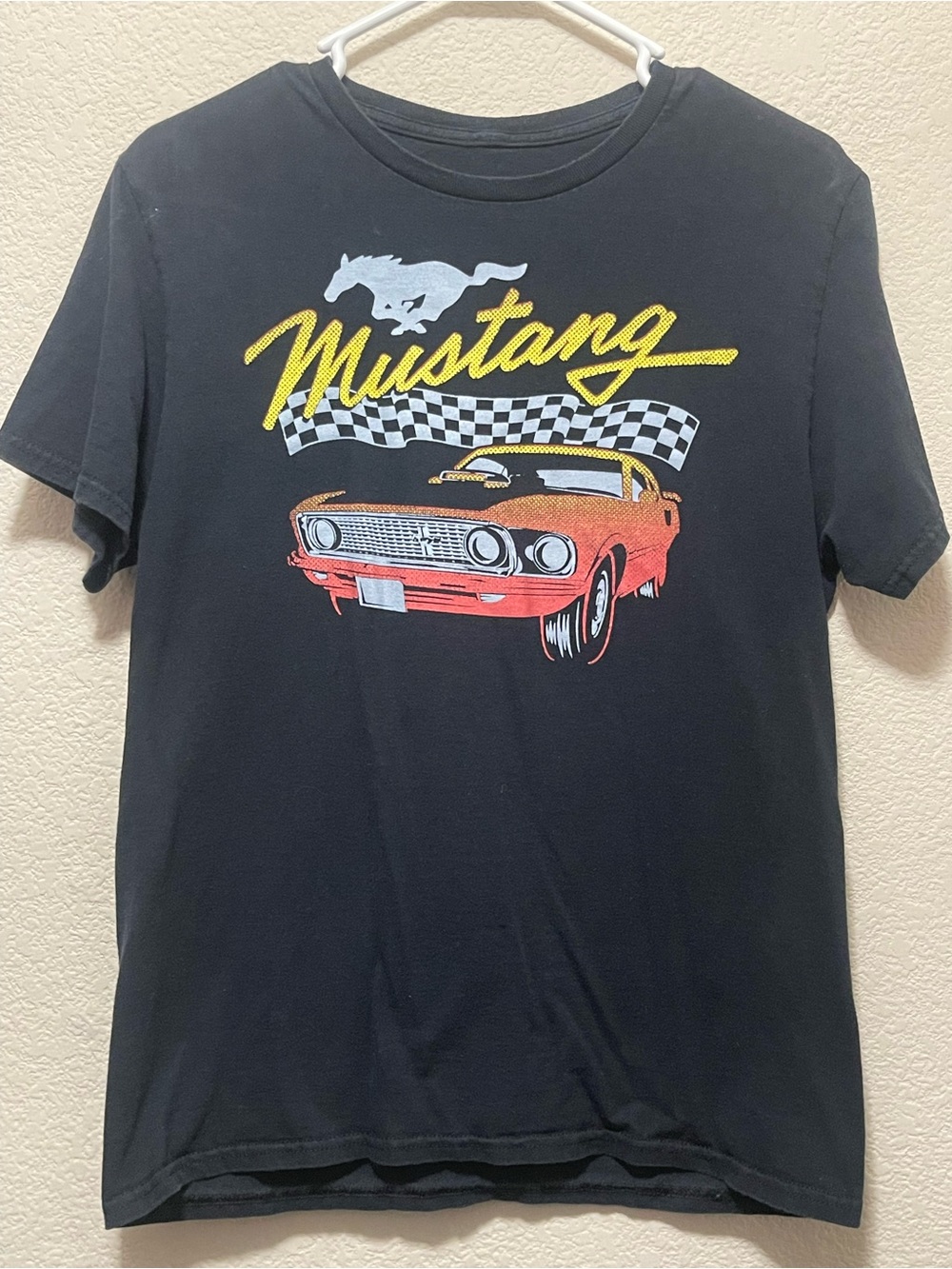 Ford Mustang Graphic Tee - size medium